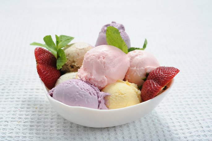 TOETA EESTI PÕLLUMEHI! Naudi tänasel rahvusvahelisel jäätisepäeval eestimaiseid jäätiseid
