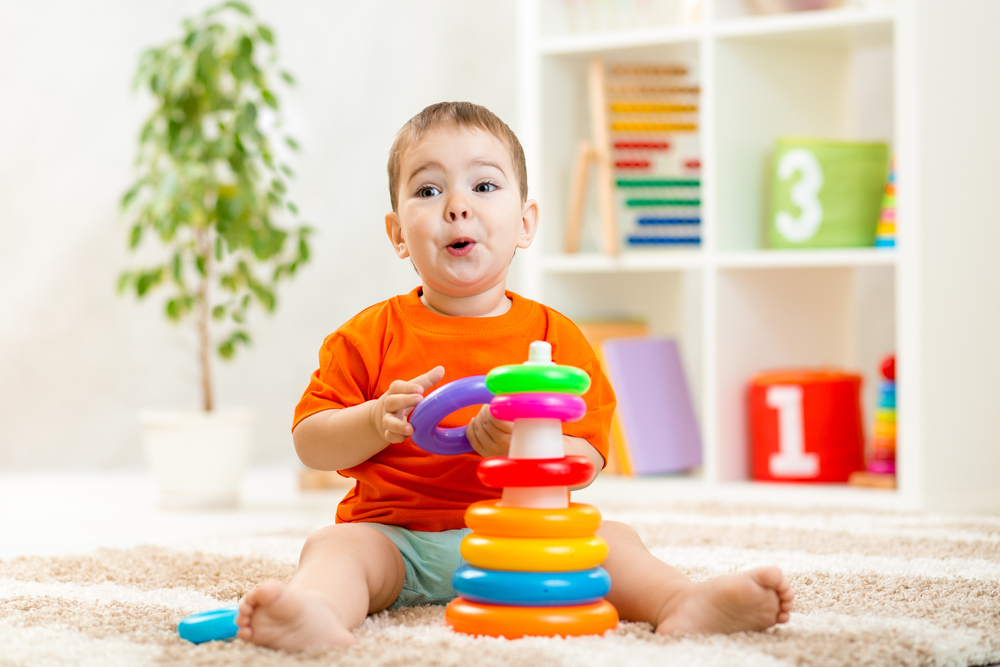 Muuda lapse suvi huvitavaks – millised on ägedad arendavad mänguasjad?