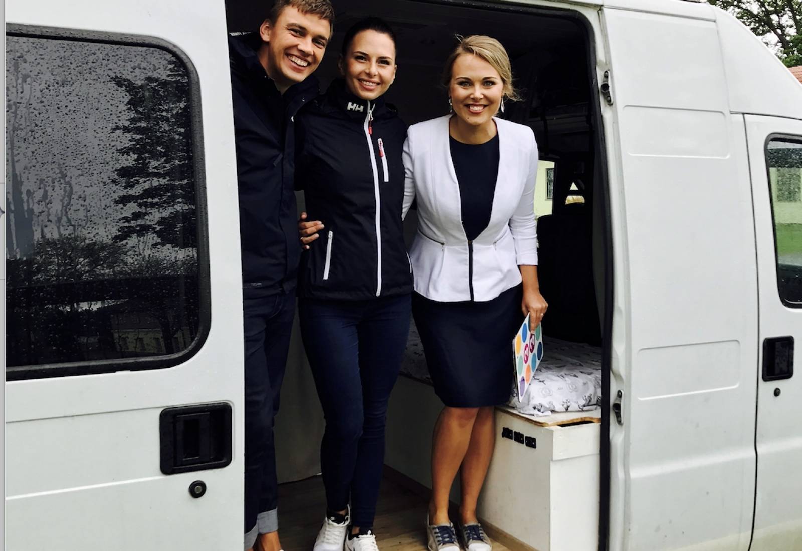 VIDEO! Imetlusväärne! Noor Eesti pere seikles koduks ehitatud bussiga 9 kuud Euroopas!