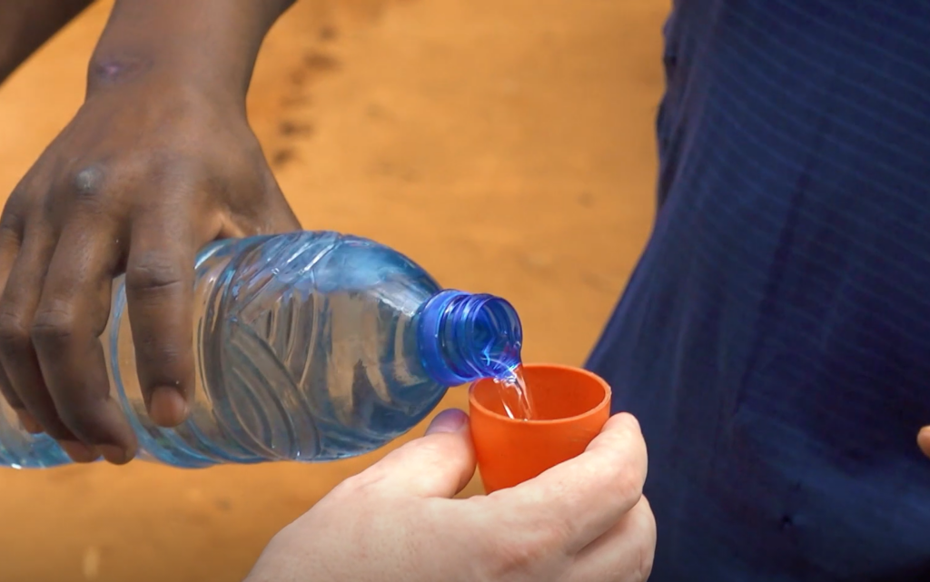 VIDEO I Julgustükk! Kristjan Jõekalda mekkis Tansaanias kohalikku “koroonavaktsiini”