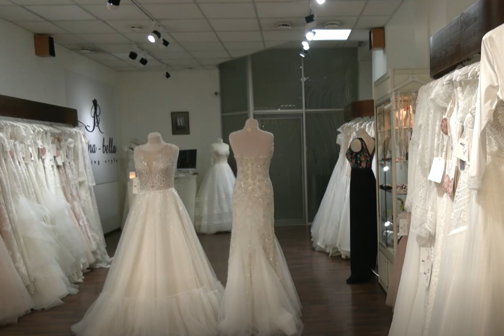VIDEO I Uskumatu! Koroonaaeg on mõjutanud ka pulmakleitide trende