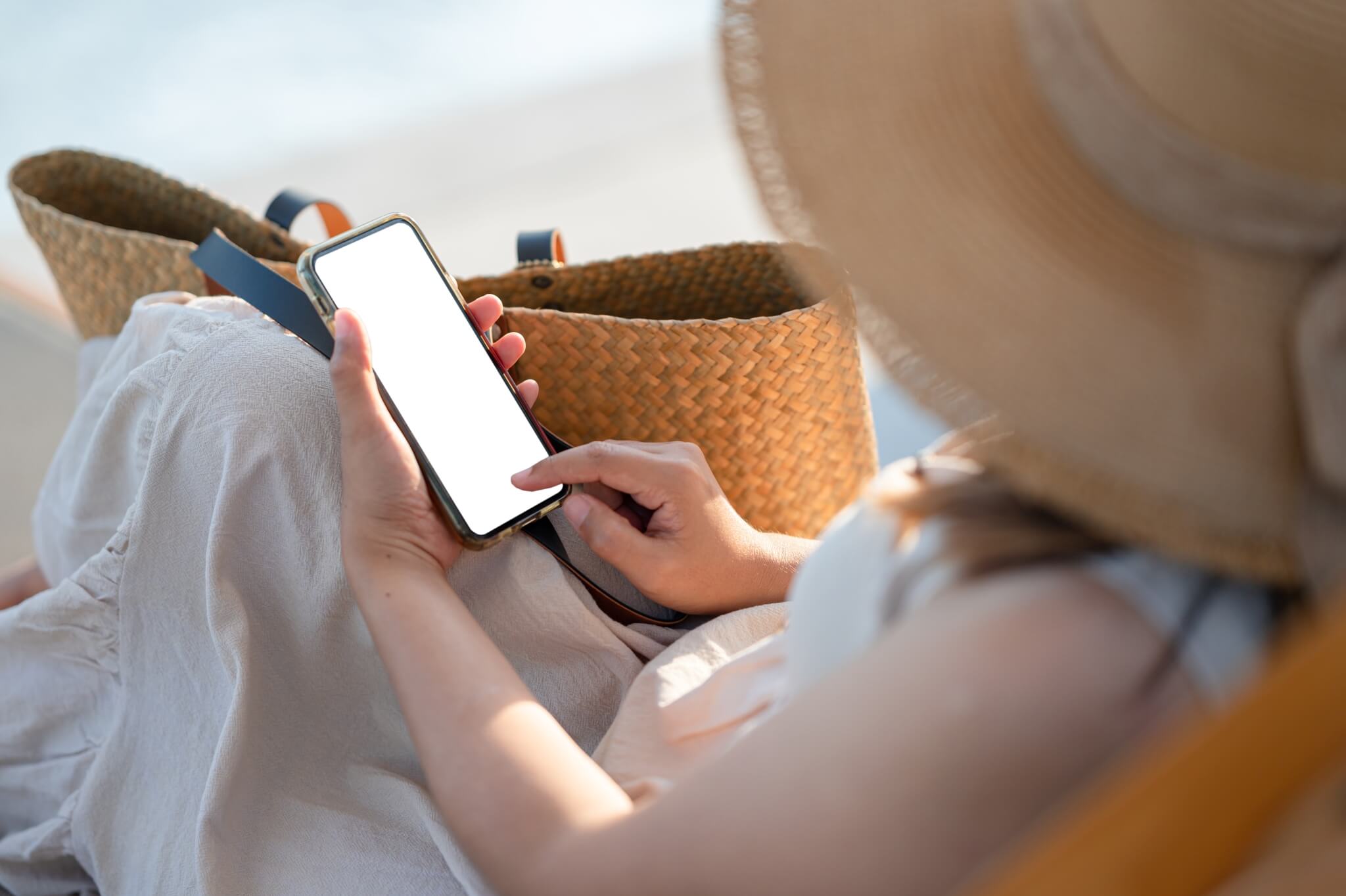 reisimine, telefon, rand (Foto Freepik)